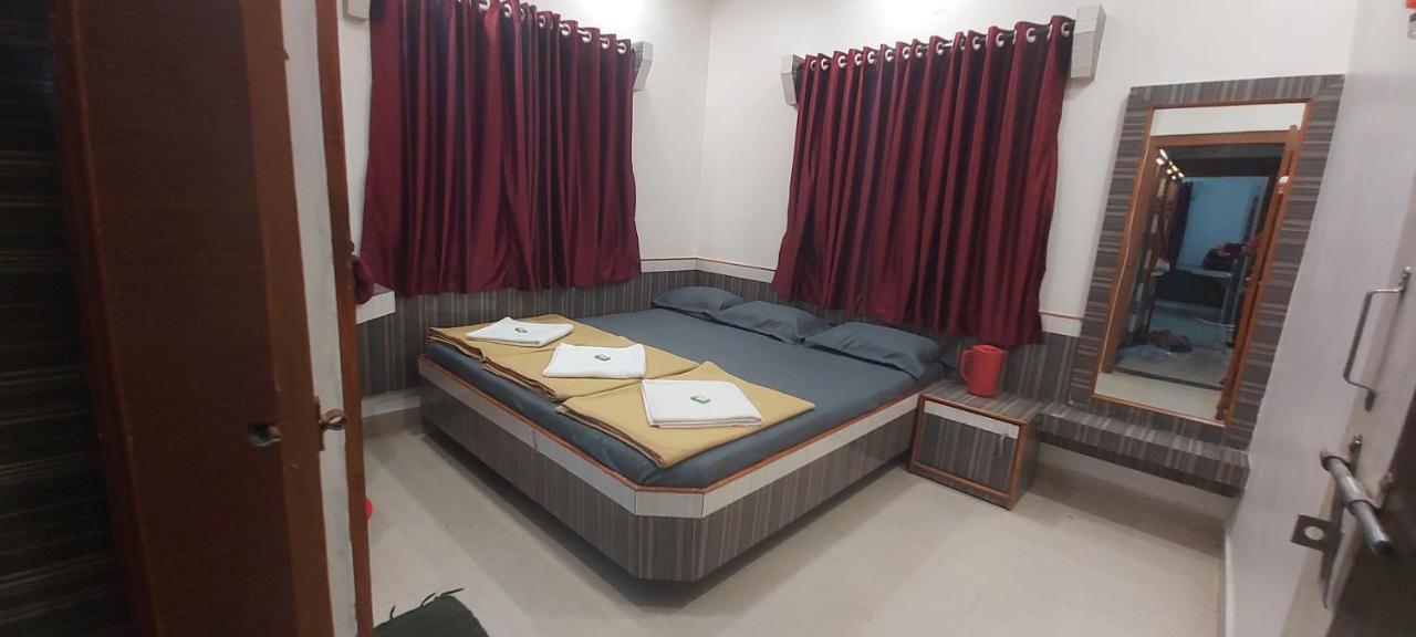 Sai Raghunandan Guest House Shirdi Exterior foto