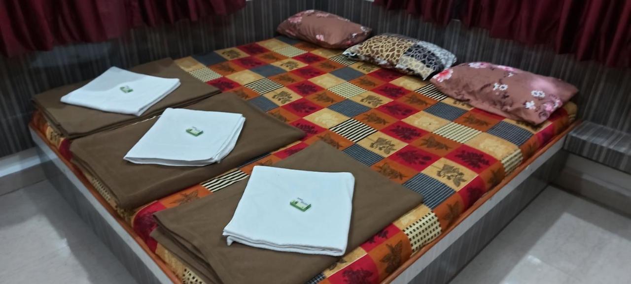 Sai Raghunandan Guest House Shirdi Exterior foto